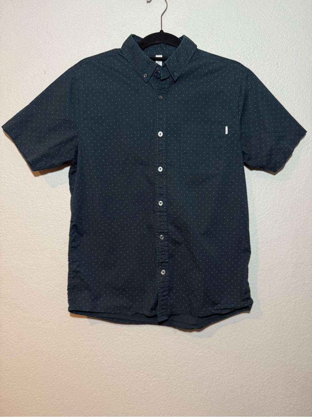 Vuori- Navy Blue W/White Polka Dots, Short Sleeve, Button Up/Down Size Medium